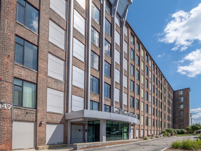 147 Centre St 105, Brockton, MA 02301