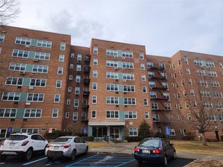 98 Dehaven Drive 4 D, Yonkers, NY 10703