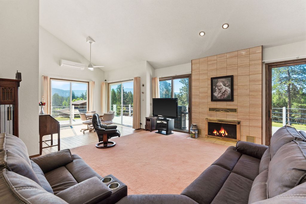 33676 Hilltop Terrace, Bigfork, MT 59911 photo 13