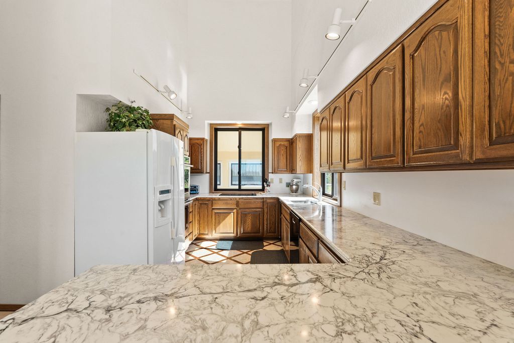 33676 Hilltop Terrace, Bigfork, MT 59911 photo 18