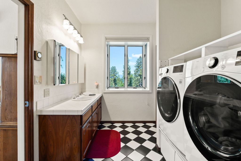 33676 Hilltop Terrace, Bigfork, MT 59911 photo 26