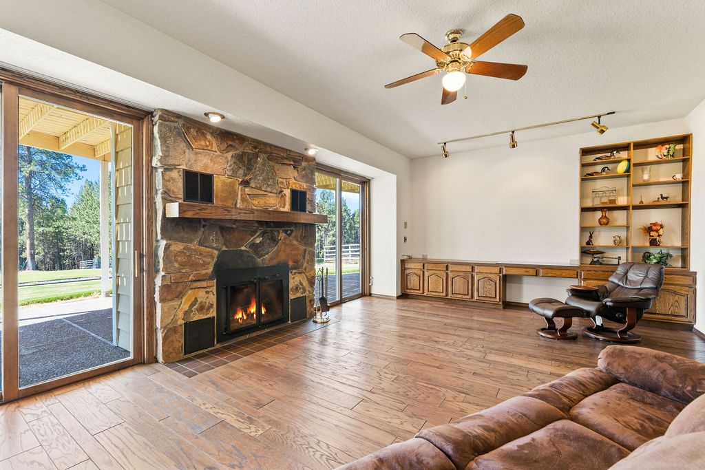 33676 Hilltop Terrace, Bigfork, MT 59911 photo 29