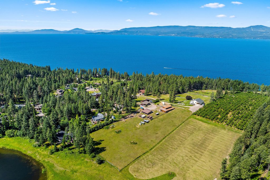 33676 Hilltop Terrace, Bigfork, MT 59911 photo 3