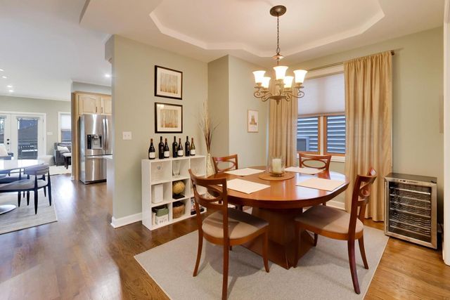 3242 N Leavitt Street, Chicago, IL 60618