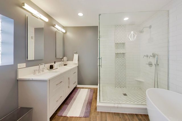 3242 N Leavitt Street, Chicago, IL 60618
