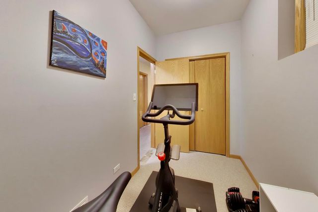 3242 N Leavitt Street, Chicago, IL 60618