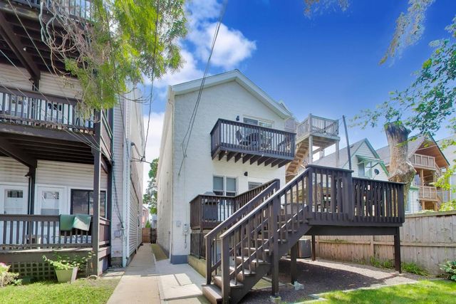 3242 N Leavitt Street, Chicago, IL 60618
