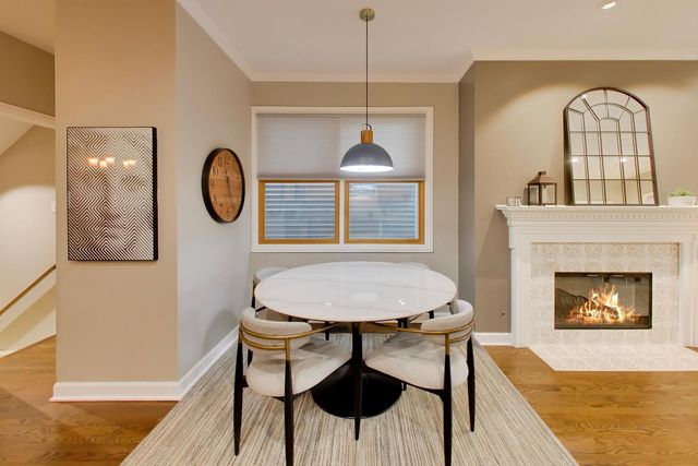 3242 N Leavitt Street, Chicago, IL 60618