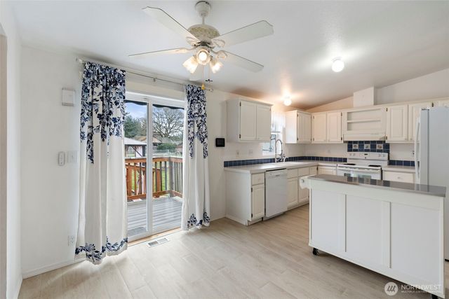 1516 Oxford Avenue, Centralia, WA 98531