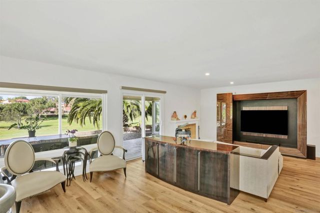 17547 Plaza Karena, San Diego, CA 92128