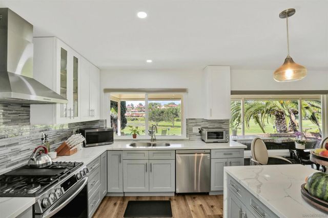 17547 Plaza Karena, San Diego, CA 92128