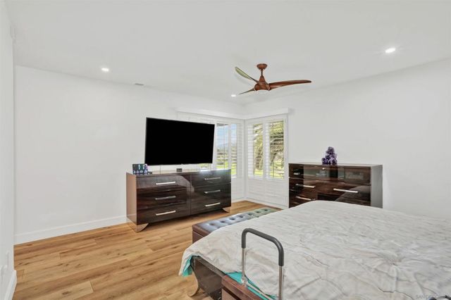 17547 Plaza Karena, San Diego, CA 92128