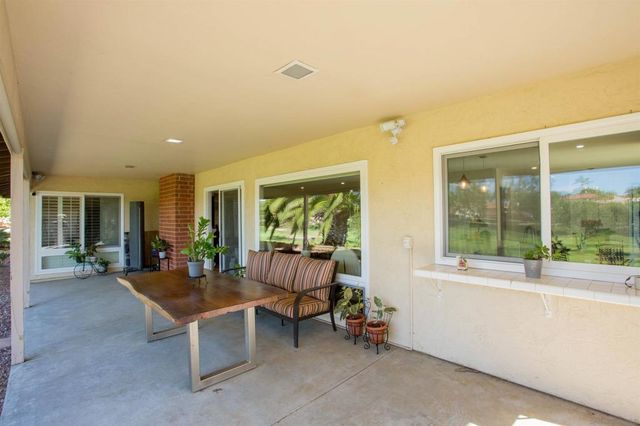 17547 Plaza Karena, San Diego, CA 92128