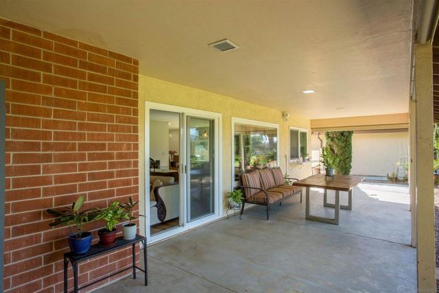 17547 Plaza Karena, San Diego, CA 92128