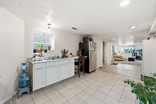 1637 S Saint Louis Avenue, Chicago, IL 60623