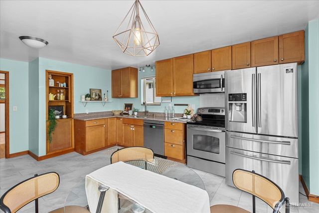 311 S 104th Street, Seattle, WA 98168