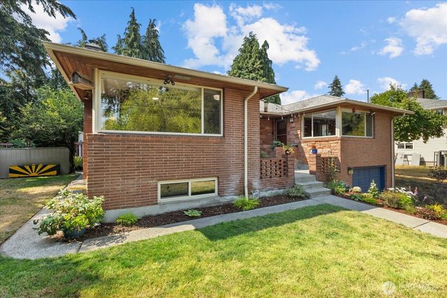 311 S 104th Street, Seattle, WA 98168