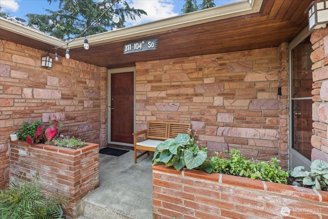 311 S 104th Street, Seattle, WA 98168