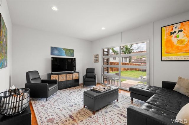 4143 Blaine Avenue, St Louis, MO 63110