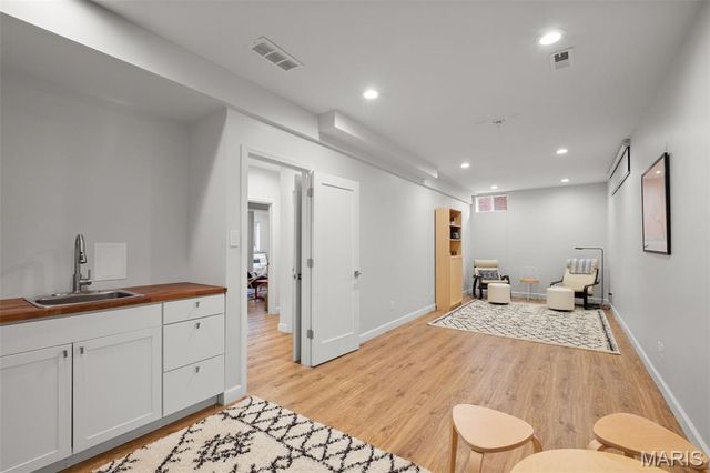 4143 Blaine Avenue, St Louis, MO 63110