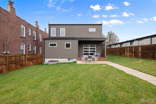 4143 Blaine Avenue, St Louis, MO 63110