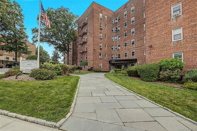 682 Tuckahoe Road 5K, Yonkers, NY 10710