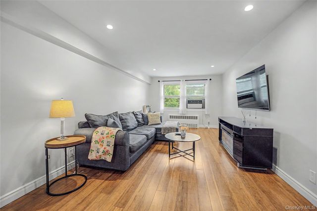 682 Tuckahoe Road 5K, Yonkers, NY 10710