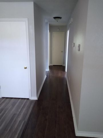 11403 Mosscrest Drive, Houston, TX 77048