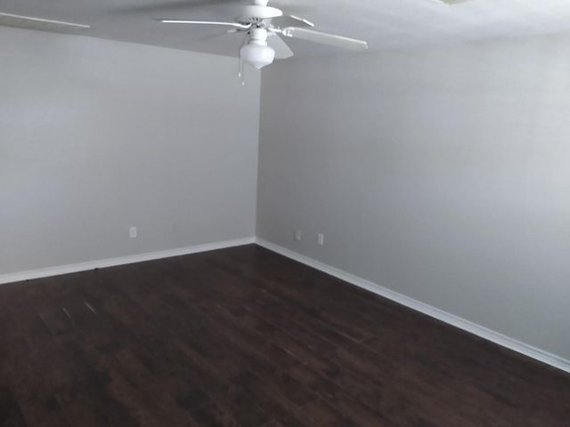 11403 Mosscrest Drive, Houston, TX 77048