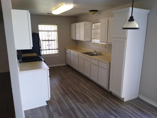 11403 Mosscrest Drive, Houston, TX 77048