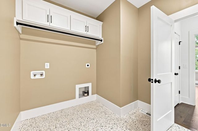 4805 Hopkins Glen Way, Zebulon, NC 27597