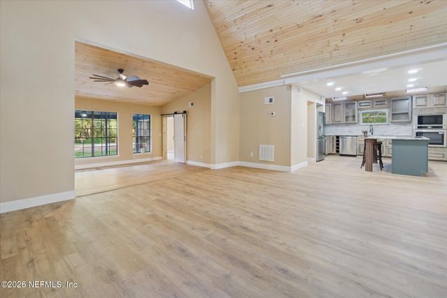 3121 LANNIE Road, Jacksonville, FL 32218