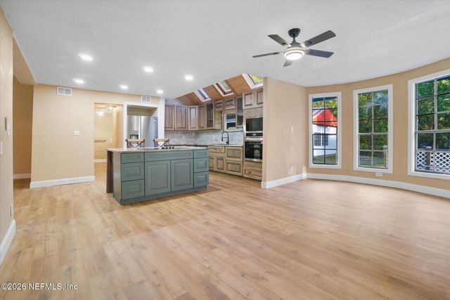 3121 LANNIE Road, Jacksonville, FL 32218