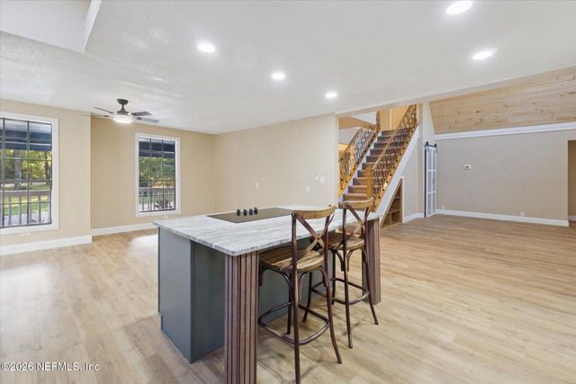 3121 LANNIE Road, Jacksonville, FL 32218