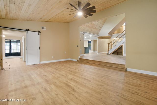 3121 LANNIE Road, Jacksonville, FL 32218