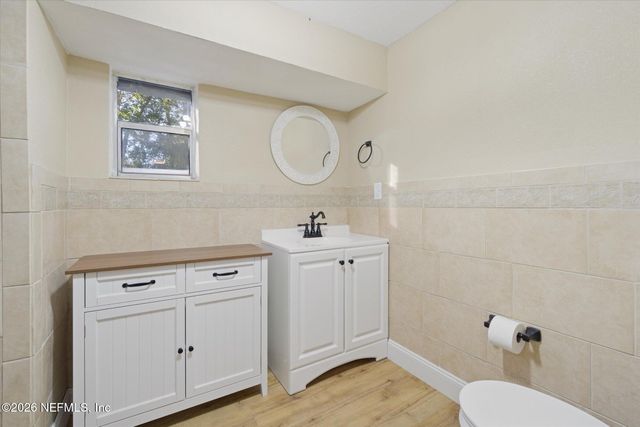 3121 LANNIE Road, Jacksonville, FL 32218