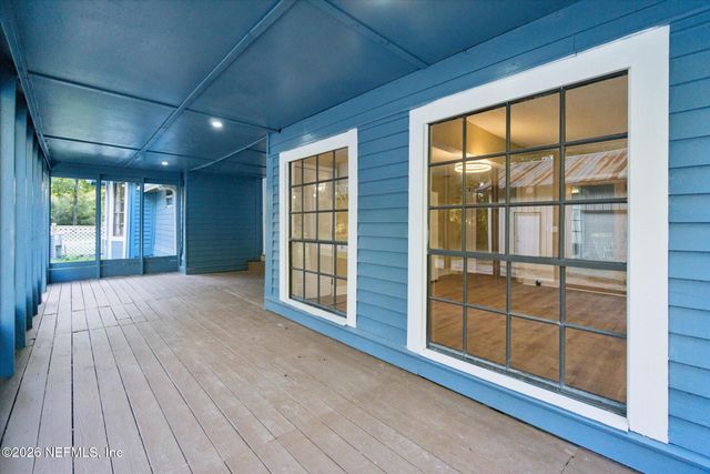 3121 LANNIE Road, Jacksonville, FL 32218