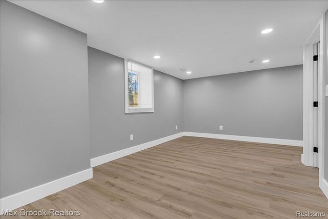 1654 Giddings Road, Pontiac, MI 48340