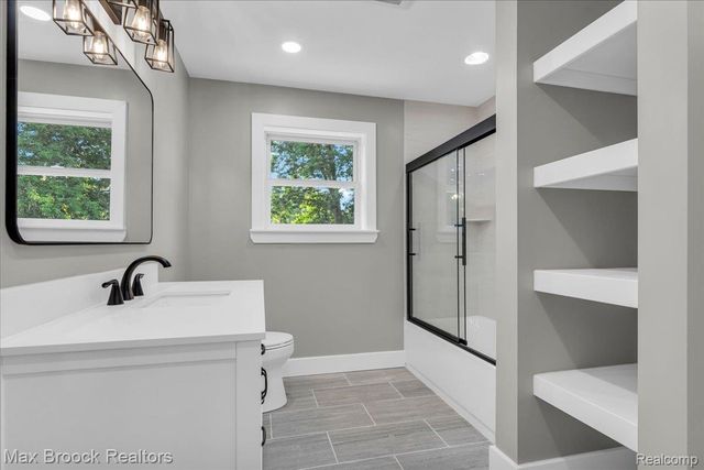 1654 Giddings Road, Pontiac, MI 48340