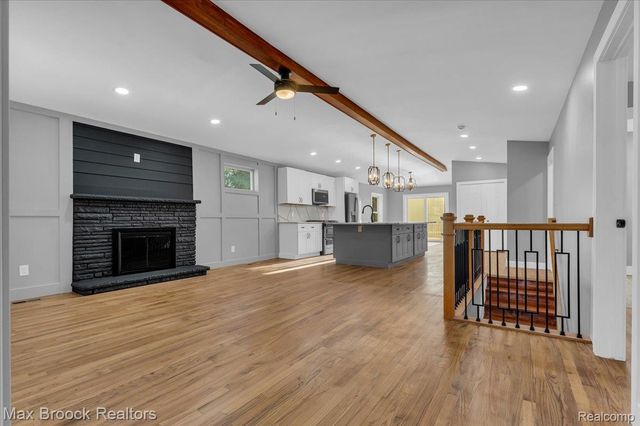 1654 Giddings Road, Pontiac, MI 48340