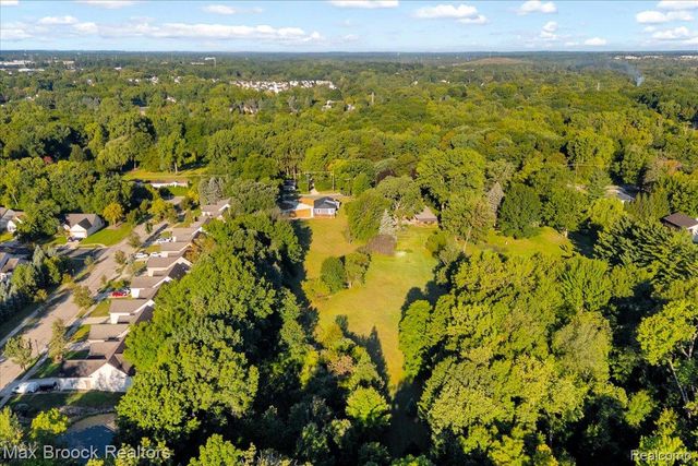 1654 Giddings Road, Pontiac, MI 48340