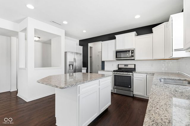 15317 Eastpark Circle W, Fishers, IN 46037