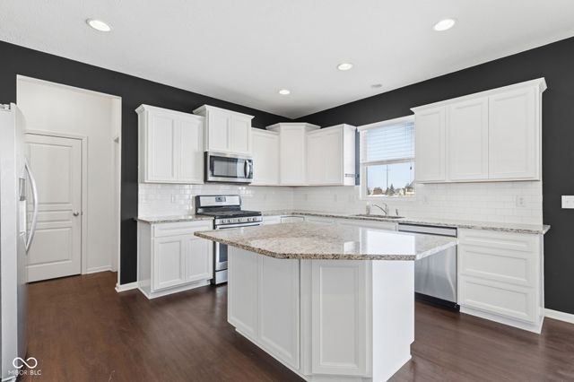 15317 Eastpark Circle W, Fishers, IN 46037