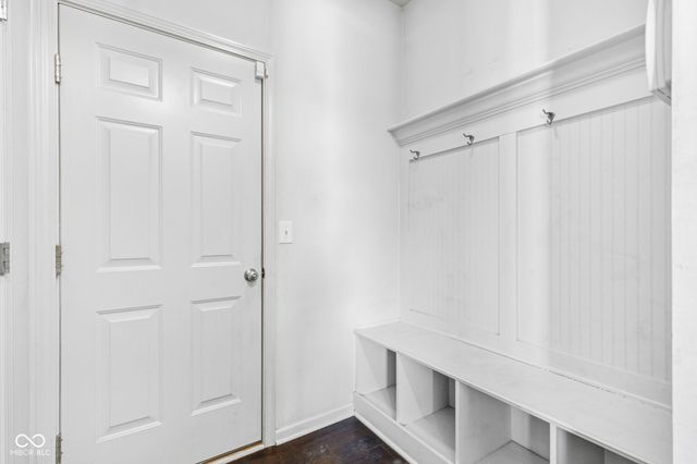 15317 Eastpark Circle W, Fishers, IN 46037