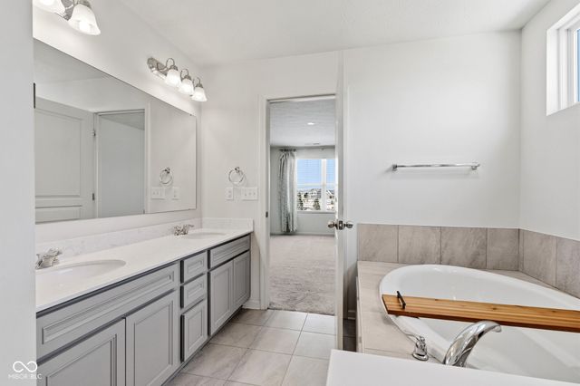 15317 Eastpark Circle W, Fishers, IN 46037