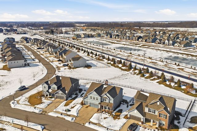 15317 Eastpark Circle W, Fishers, IN 46037