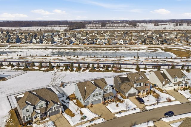 15317 Eastpark Circle W, Fishers, IN 46037