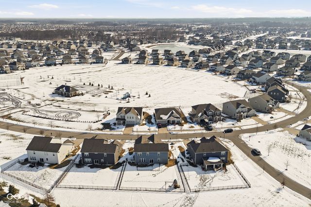 15317 Eastpark Circle W, Fishers, IN 46037