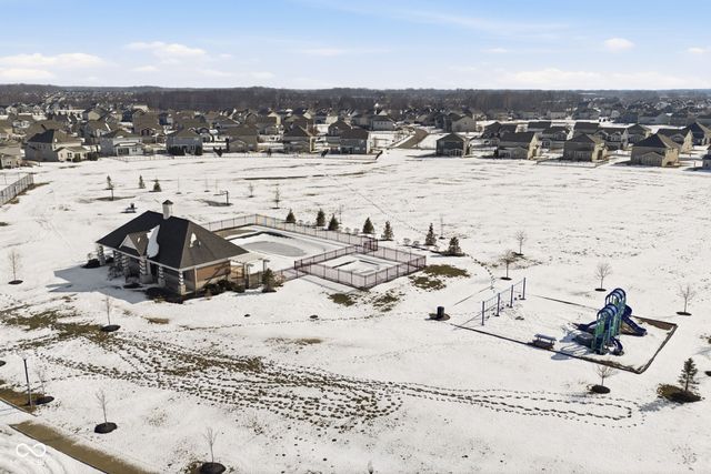 15317 Eastpark Circle W, Fishers, IN 46037