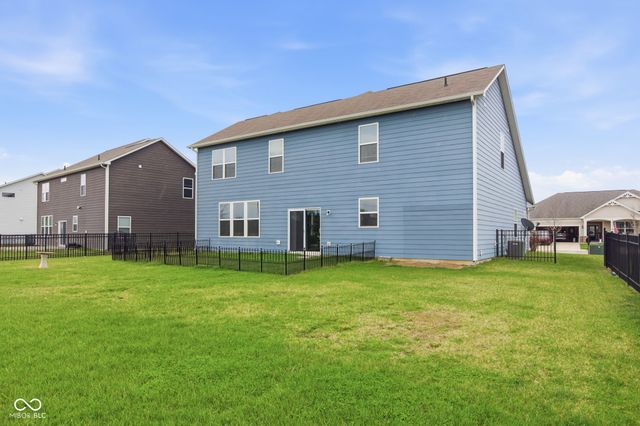 15317 Eastpark Circle W, Fishers, IN 46037